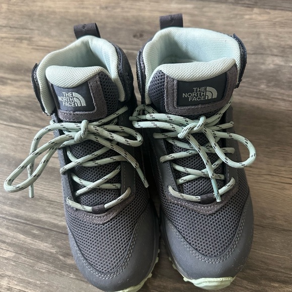 THE NORTH FACE JR HEDGEHOG HIKER BOOTS 🥾 size 1 - Picture 2 of 9